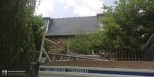 Travaux de couverture en ardoise naturelle ainsi que la création dune terrasse en zinc