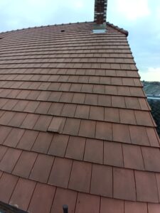 Rénovation de toiture avec des tuiles de Beauvoise rouge flammée à Crécy sur Serre