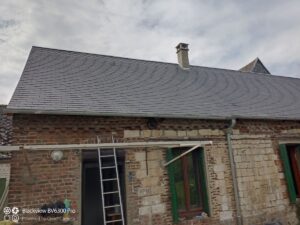 Pose et rénovation de toiture en ardoise naturelle à Nouvion et Catillon