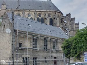 Pose d’une toiture en ardoise naturelle à Soissons