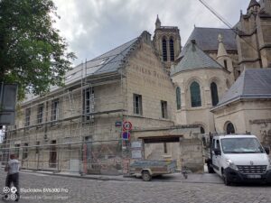 Pose d’une toiture en ardoise naturelle à Soissons