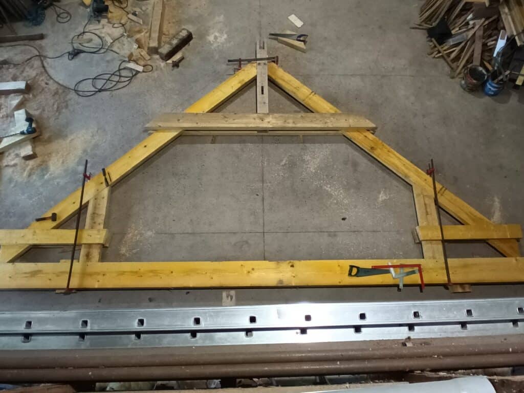 Fabrication sur mesure de charpente traditionnelle en atelier – Thiebaut Couverture à Nouvion-et-Catillon